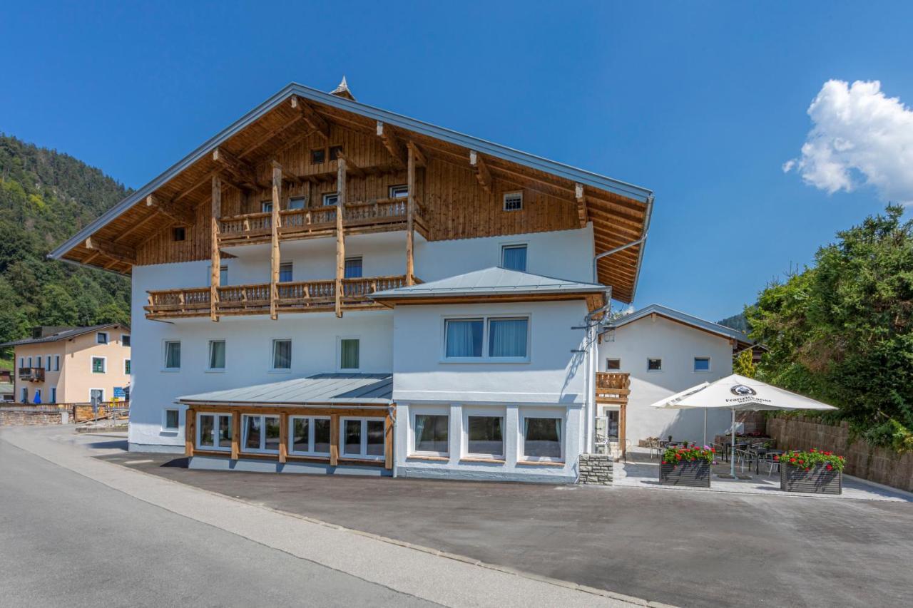 Home-Hotel Salzberg 베르히테스가덴 외부 사진 The town hall of Saint-Gervais