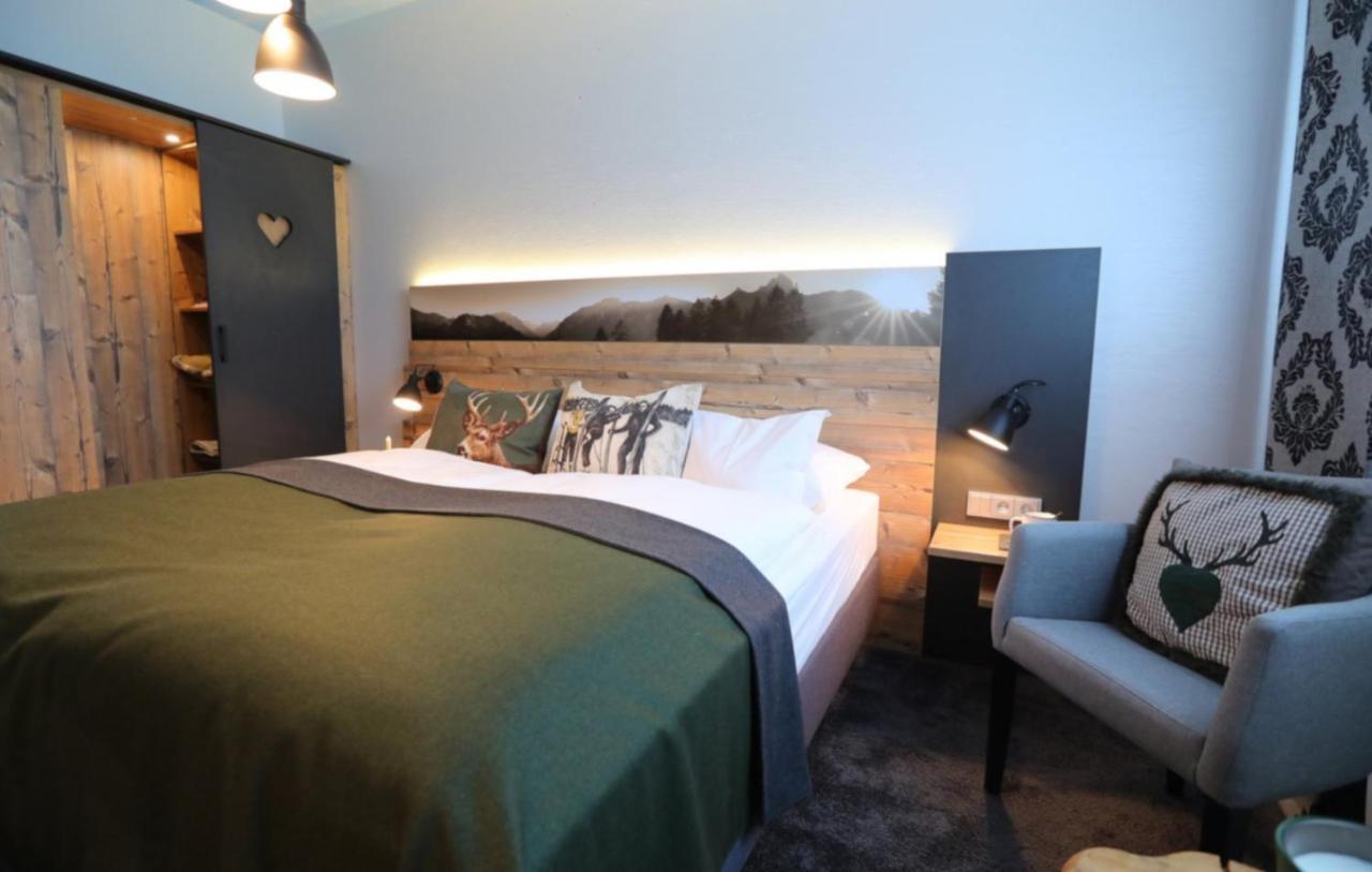 Home-Hotel Salzberg 베르히테스가덴 외부 사진 A room at the Hotel Waldhaus Flims