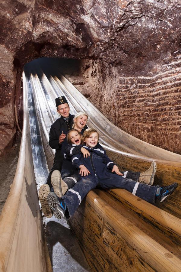 Home-Hotel Salzberg 베르히테스가덴 외부 사진 Crown Prince Haakon, Crown Princess Mette-Marit, and their two children on a slide at the Salt Mine in 2009.